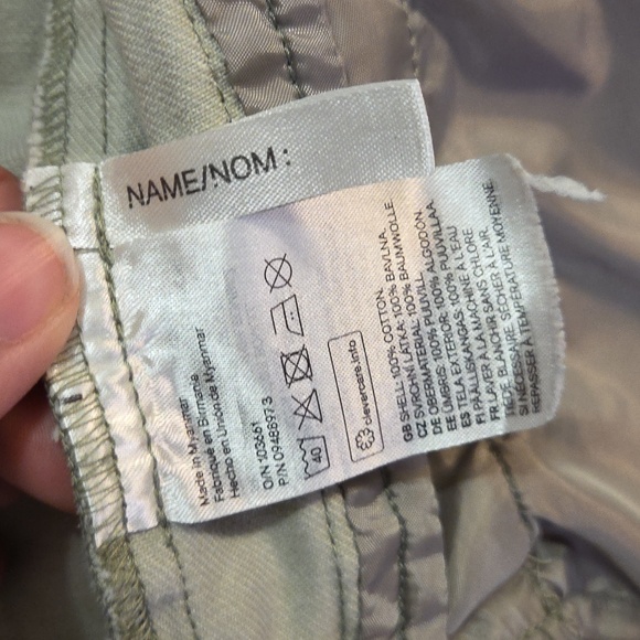 H&M • Unisex' Light Green Button-Up - Picture 5 of 13